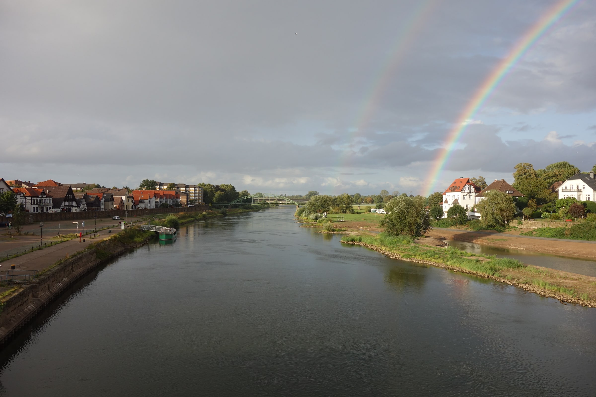 Die Weser in Minden mit Blick auf das Stadtgebiet